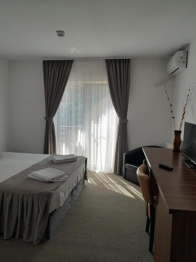 Hotel Pensiunea Floare De Colt Băile Herculane Exterior foto
